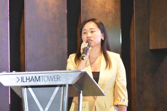Crystal Wang, Sales Manager of China Unicom