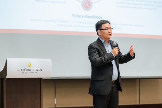 Roger Yang, Vice President of Yonyou Network & Head of Global Product R&D 
 用友网络副总裁、全球产品研发部负责人 杨继浩