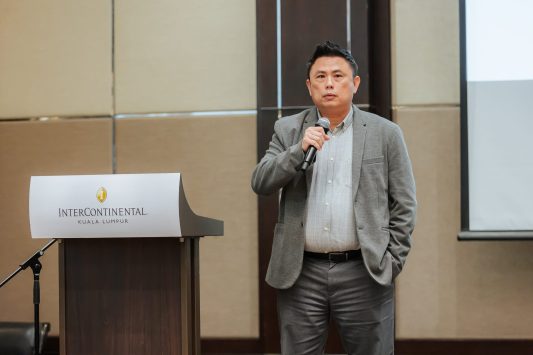 Rainey See, Sales Director, Qube Apps 
 销售总监 薛献忠